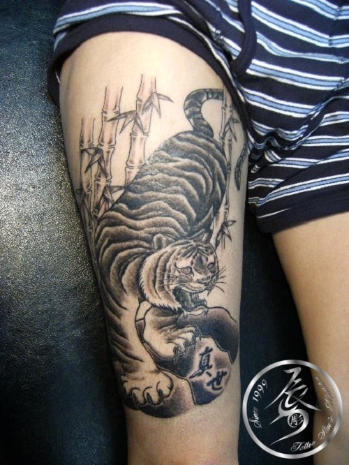 ＴＡＴＴＯＯＳＴＵＤＩＯ彫辰（初代彫辰）.jpg